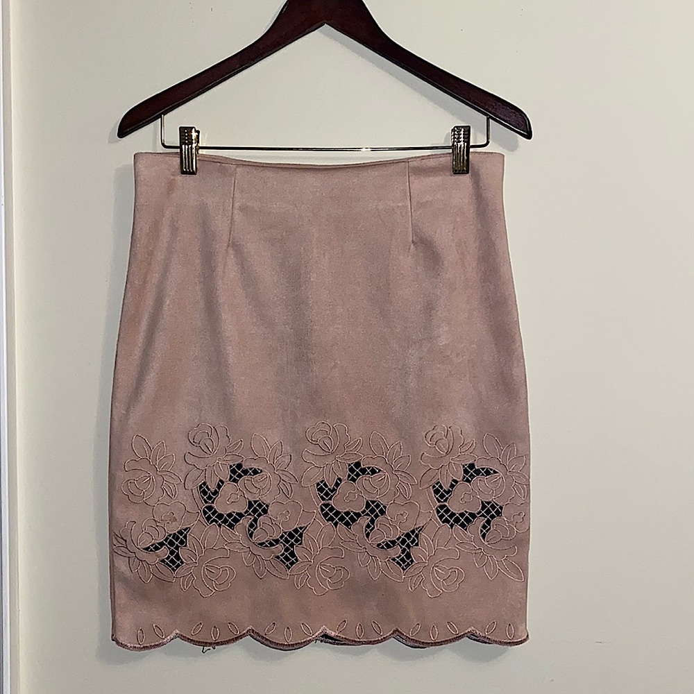 Beautiful Dex eyelet embroidery ruffle hem skirt